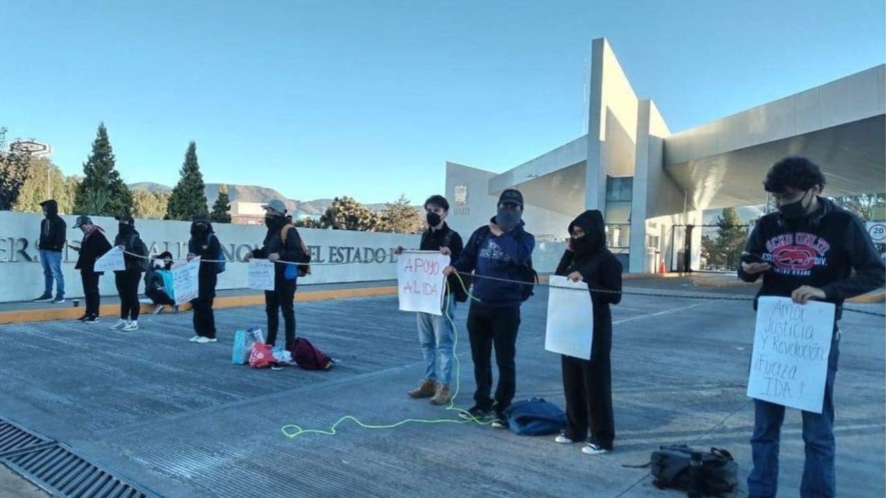 Estudiantes de la UAEH inician paro de labores por agresión de alumnos del IDA