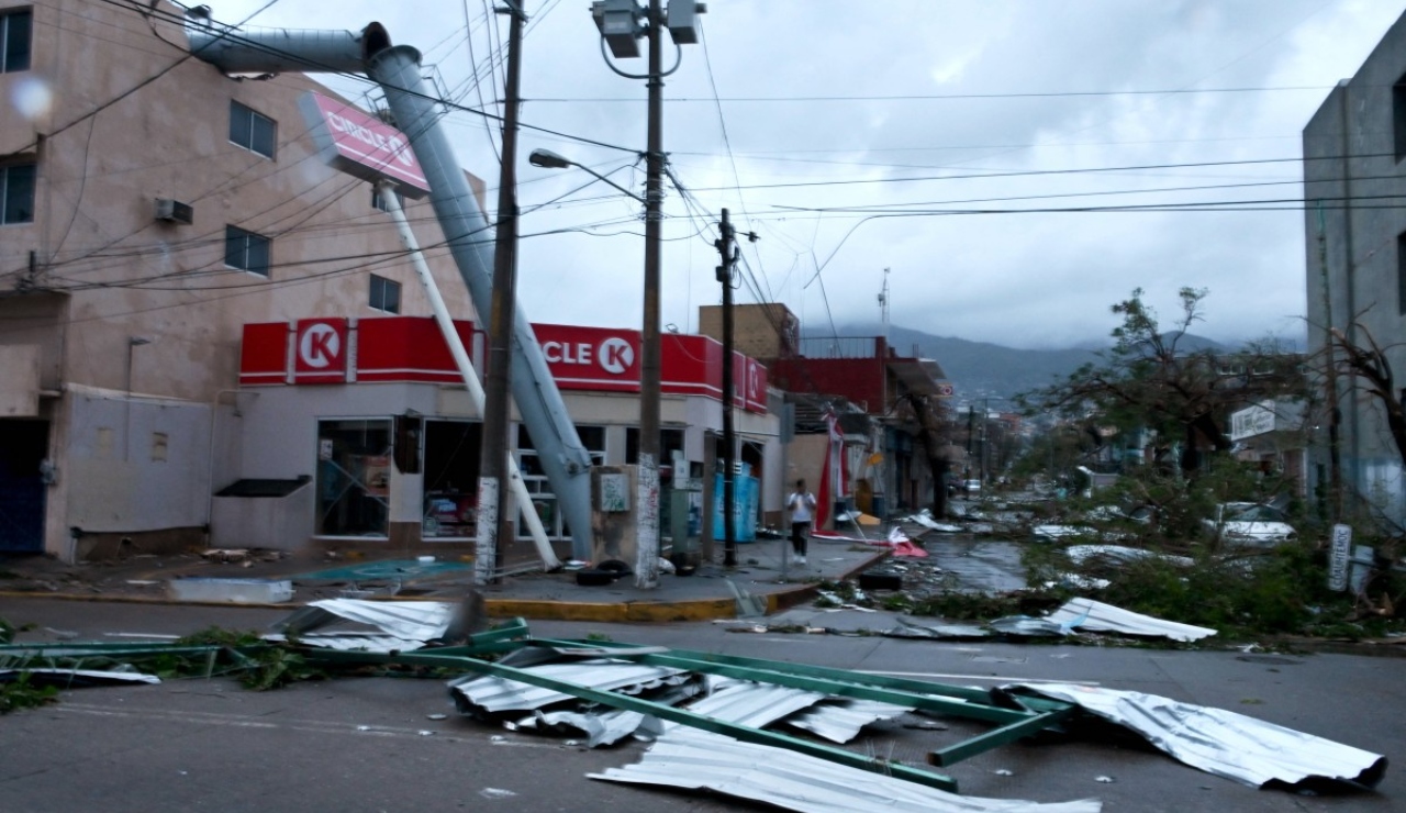 Servidores de la Nación censarán daños por ‘Otis’ en Guerrero: AMLO