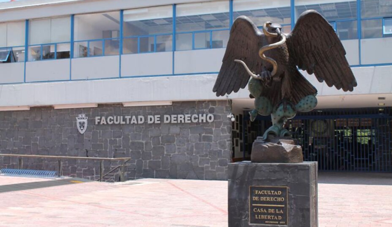Facultad de Derecho de la UNAM suspende clases presenciales por supuesta plaga de chinches