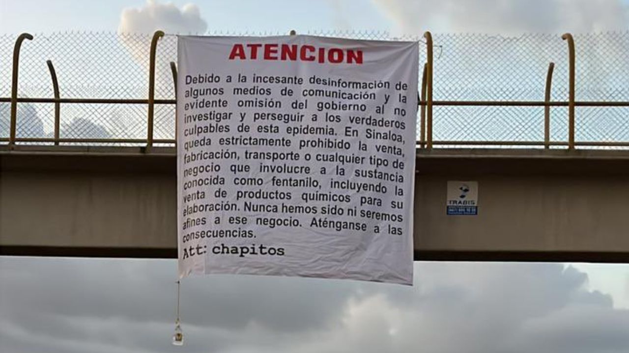 Aparecen mantas contra fabricación y venta de fentanilo en Sinaloa